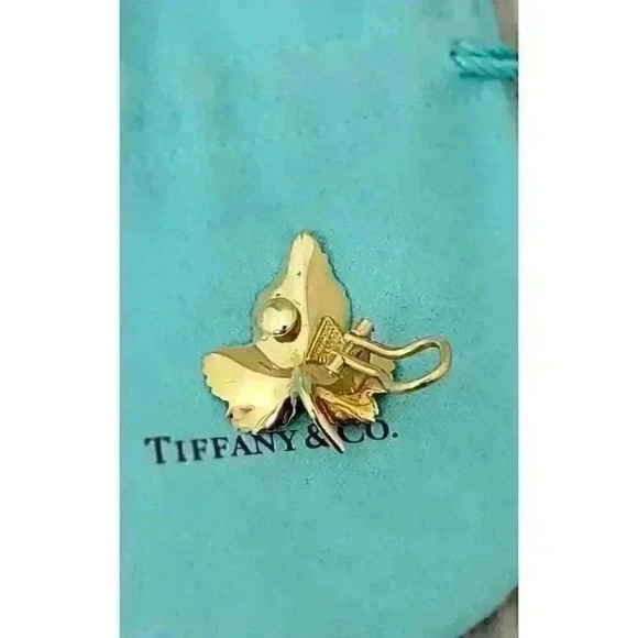 Tiffany & Co 18kt Yellow Gold Maple Leaf w/ Sapphires SINGLE Clip On Earring - Picture 6 of 6